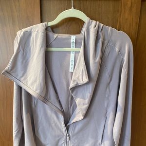 Lululemon size 10 full zip hoodie sweatshirt.